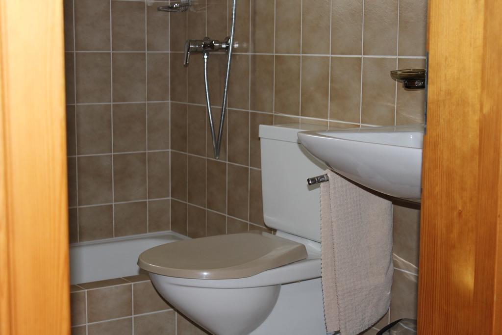 Hus Pravis Appartement Klosters Buitenkant foto