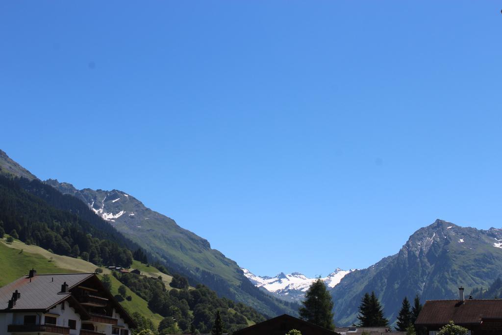 Hus Pravis Appartement Klosters Buitenkant foto